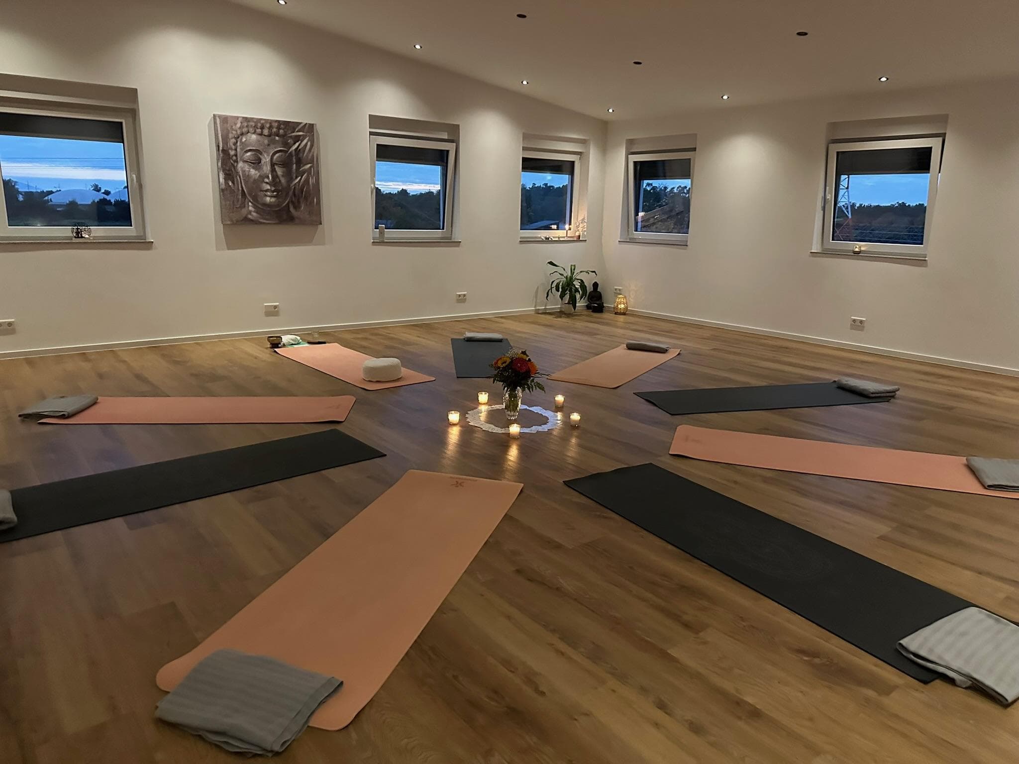 Kursraum in warmer Abendstimmung